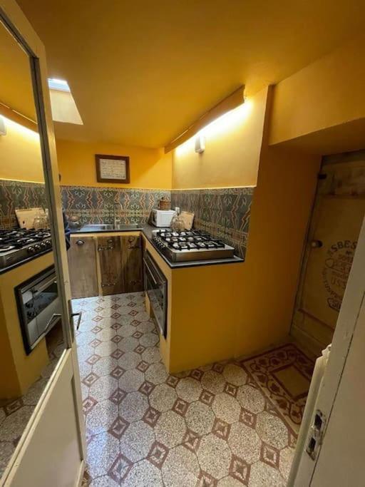 דירות נארני Casa Nonna Mimma מראה חיצוני תמונה